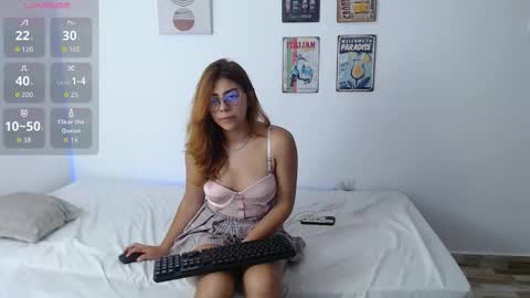 Snapshot of laramucci chatting on 09-21-25, 07:48 laramucci online show from 09-21-25, 07:48