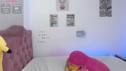 Snapshot of laramucci chatting on 11-09-25, 07:45 laramucci online show from 11-09-25, 07:45