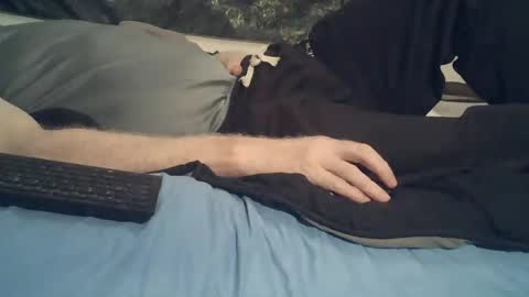 Snapshot of larbie chatting on 07-31-26, 12:59 Larbie online show from 07-31-26, 12:59