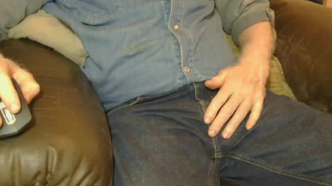 Snapshot of larbie chatting on 08-07-26, 01:29 Larbie online show from 08-07-26, 01:29