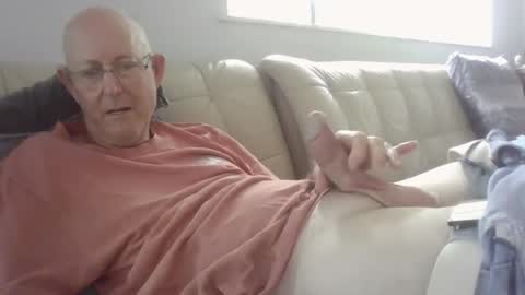 largerthan-   say hi on entry online show from 01-15-26, 03:11