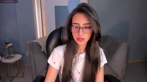 Larisa Smirnov online show from 10-06-25, 12:08