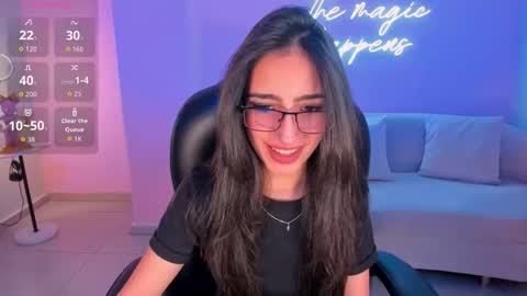 Larisa Smirnov online show from 10-17-25, 05:21