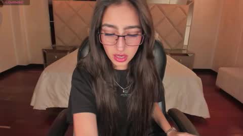 Larisa Smirnov online show from 12-20-25, 04:41