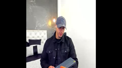 andrew online show from 11-09-25, 01:09