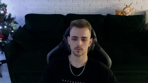 Snapshot of larstar01 chatting on 12-15-24, 01:57 Lars online show from 12-15-24, 01:57