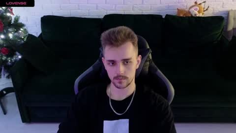 Snapshot of larstar01 chatting on 12-29-24, 01:45 Lars online show from 12-29-24, 01:45