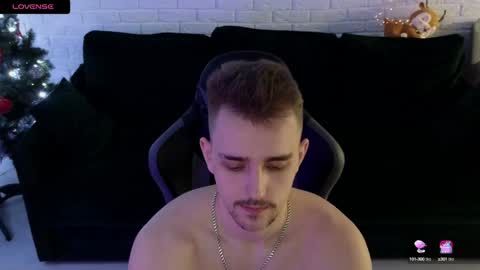 Snapshot of larstar01 chatting on 01-07-25, 06:16 Lars online show from 01-07-25, 06:16