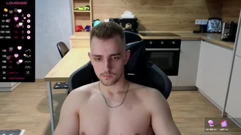 Snapshot of larstar01 chatting on 01-21-25, 05:51 Lars online show from 01-21-25, 05:51