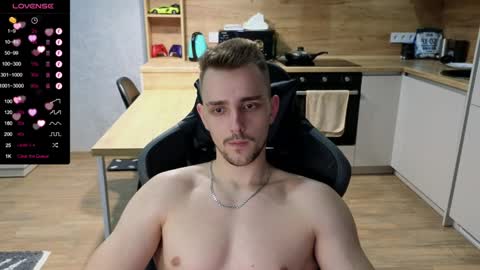 Snapshot of larstar01 chatting on 01-30-25, 11:24 Lars online show from 01-30-25, 11:24