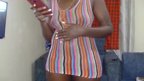 Snapshot of larvy12 chatting on 12-15-25, 02:27 larvy12 online show from 12-15-25, 02:27