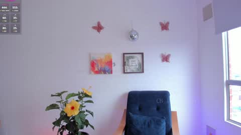 Snapshot of lary_holly chatting on 02-08-25, 08:10 Lary online show from 02-08-25, 08:10