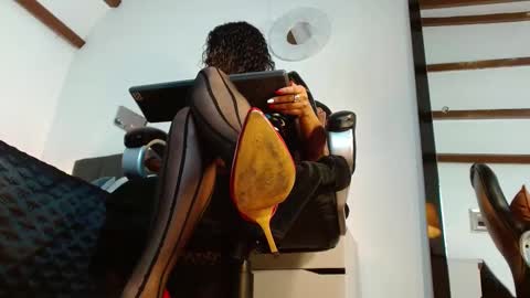 Laryssa online show from 09-26-25, 01:48