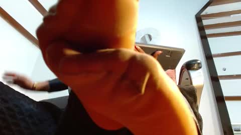 Laryssa online show from 09-30-25, 01:38