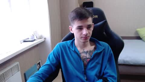 Snapshot of last_kenny chatting on 01-08-25, 11:32 Kenny online show from 01-08-25, 11:32