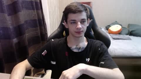 Snapshot of last_kenny chatting on 10-08-25, 10:57 Kenny online show from 10-08-25, 10:57