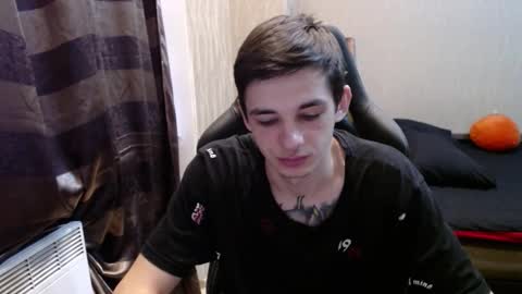 Snapshot of last_kenny chatting on 10-28-25, 01:25 Kenny online show from 10-28-25, 01:25