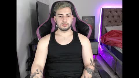 Snapshot of latam_ chatting on 12-21-24, 04:09 YOUR BABY online show from 12-21-24, 04:09