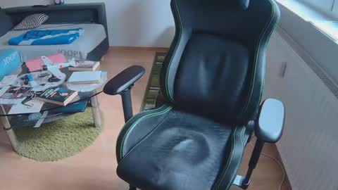 Snapshot of latexboy893 chatting on 11-19-25, 12:38 latexboy893 online show from 11-19-25, 12:38