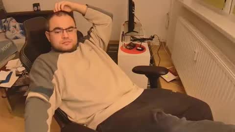 Snapshot of latexboy893 chatting on 11-23-25, 12:54 latexboy893 online show from 11-23-25, 12:54