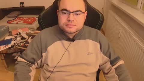 Snapshot of latexboy893 chatting on 11-23-25, 09:14 latexboy893 online show from 11-23-25, 09:14