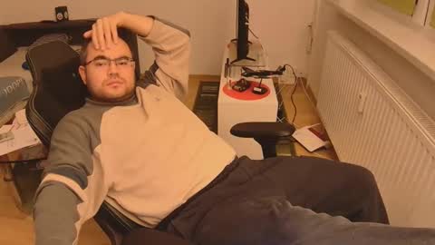 Snapshot of latexboy893 chatting on 11-27-25, 03:36 latexboy893 online show from 11-27-25, 03:36