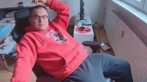 Snapshot of latexboy893 chatting on 11-30-25, 12:20 latexboy893 online show from 11-30-25, 12:20