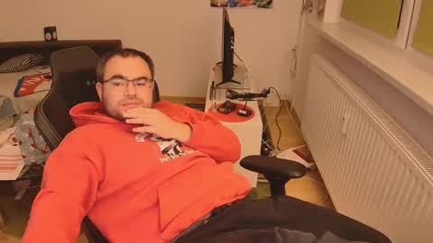 Snapshot of latexboy893 chatting on 12-16-25, 12:15 latexboy893 online show from 12-16-25, 12:15