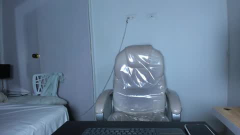 Johana y Santiago online show from 02-17-25, 01:04