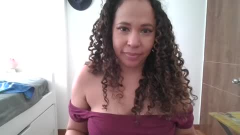 Snapshot of latina_hot84 chatting on 06-17-26, 03:57 Mercedes online show from 06-17-26, 03:57