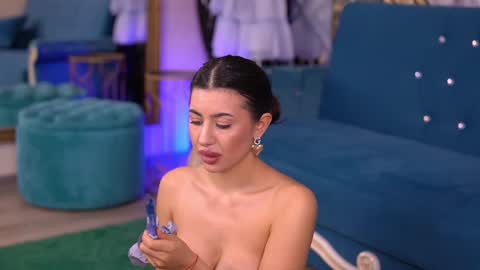 Snapshot of latinaloco chatting on 03-09-25, 12:42 Latina online show from 03-09-25, 12:42