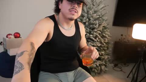 Snapshot of latineat chatting on 11-24-25, 04:56 beltran online show from 11-24-25, 04:56