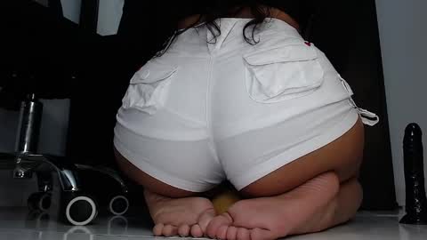 Snapshot of latinfeetqos chatting on 12-29-24, 05:53 Martina April online show from 12-29-24, 05:53