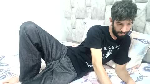 Snapshot of latinlustandfrenchkiss chatting on 11-30-25, 07:51 latinlustandfrenchkiss online show from 11-30-25, 07:51