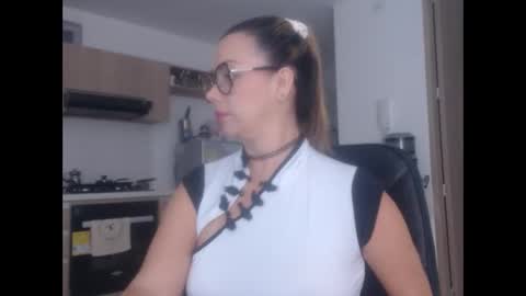 latinpaprika online show from 02-19-25, 10:56