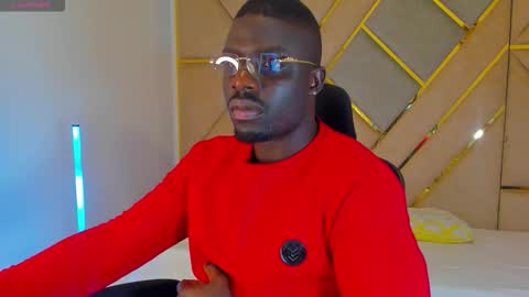 LEANDRO online show from 11-28-25, 04:04