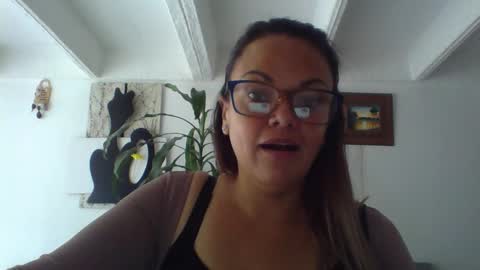 Laura online show from 12-22-25, 03:53