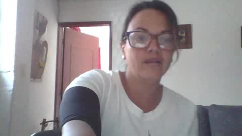 Laura online show from 02-12-26, 02:56