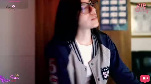 Snapshot of laujgray chatting on 01-09-26, 12:08 laujgray online show from 01-09-26, 12:08