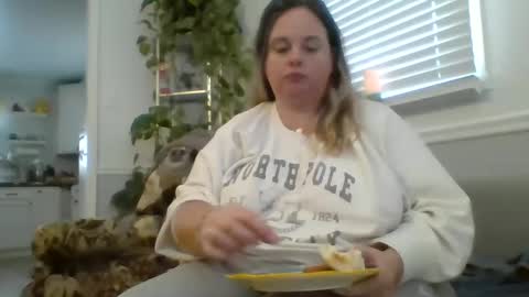 LauLauMa online show from 01-06-25, 07:13