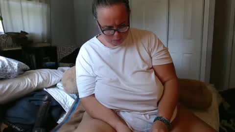 LauLauMa online show from 09-19-25, 04:51