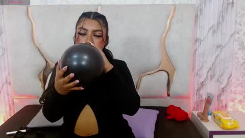 laulin_tay online show from 01-19-26, 03:54