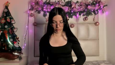 laura__js_ online show from 12-16-25, 04:06
