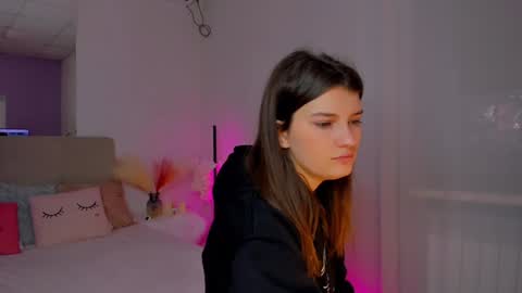 Laura online show from 02-04-25, 06:25