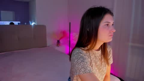 Laura online show from 03-10-25, 06:27