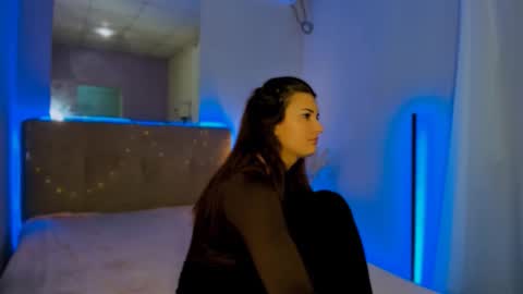 Laura online show from 11-14-25, 06:34