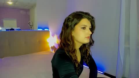 Laura online show from 11-24-25, 05:51