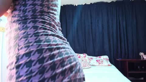Snapshot of laura__martiinez chatting on 01-14-25, 03:32   online show from 01-14-25, 03:32