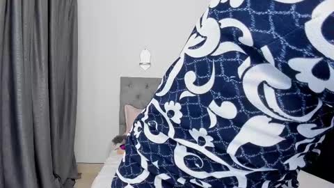 Snapshot of laura__martiinez chatting on 09-08-25, 06:40   online show from 09-08-25, 06:40