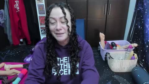  Wen  online show from 11-13-25, 07:02